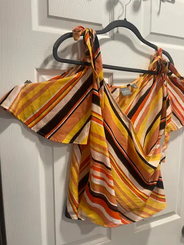 New York And Company New York Company Bare-Shouldered Blouse Size M.