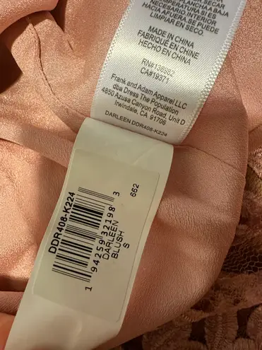 Dress the Population NWT Darleen V-neck Embroidered Cocktail Blush Dress Small