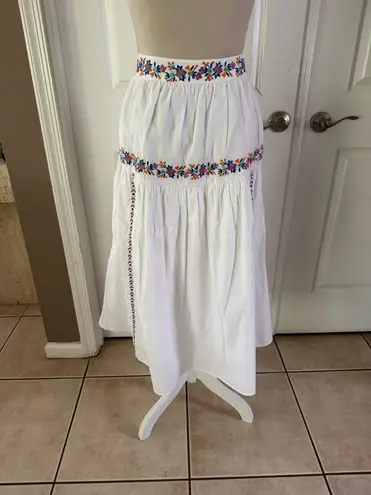 NWOT Banjanan Antonia Skirt Srinagar Embroidered White. MSRP $345. Size L White Size L