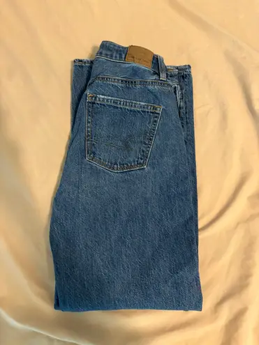 American Eagle Outfitters Mom Straight Jean