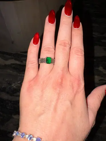 NWOT Green Zircon Emerald Cut Ring – Adjustable Mesh Band Size 6