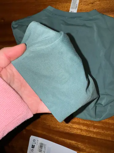 Lululemon Wundermost Crop Tee Small - Image 4