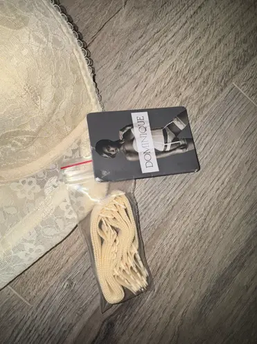 Dominique ivory lace corset new 36C