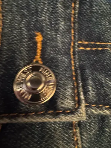 Nine West Elevate your style with these high rise jeans. Timeless blue denim. Ideal for versatile wear.