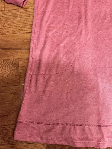 NWT Ellen Tracy "Happy Holiday" tunic top. with Pockets/Long Shirt