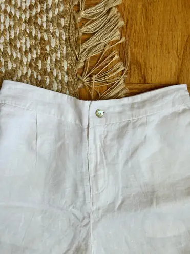 Tahari white linen high waisted shorts