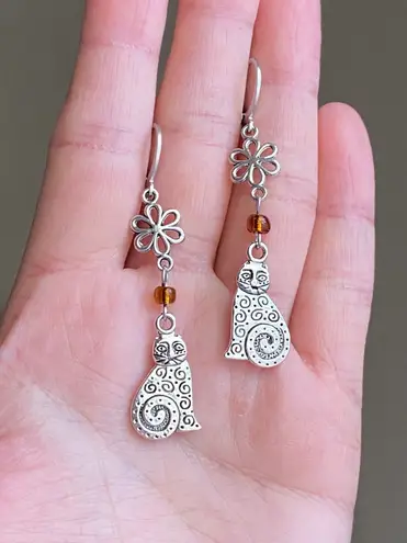 Handmade antique silver tone cute boho cat flower earrings🌸