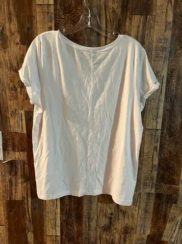 Max Studio women white short sleeve T-shirt  never used. Size XL