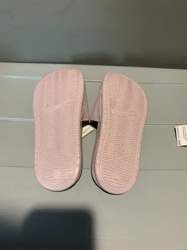 Nike Slides thumbnail 2