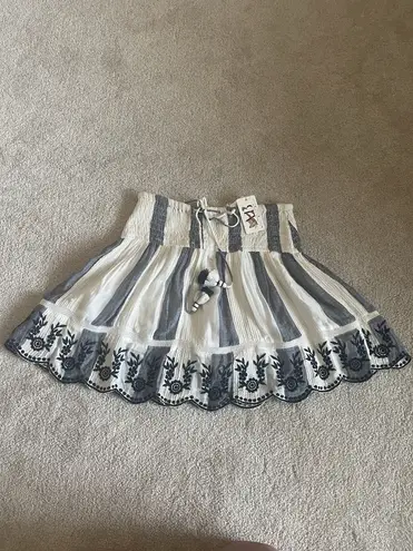 NWT America & Beyond Floral Embroidered Scalloped Hem Stripe Skirt Size S Blue