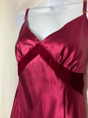 Thalia Sodi Velvet Trimmed Nightgown