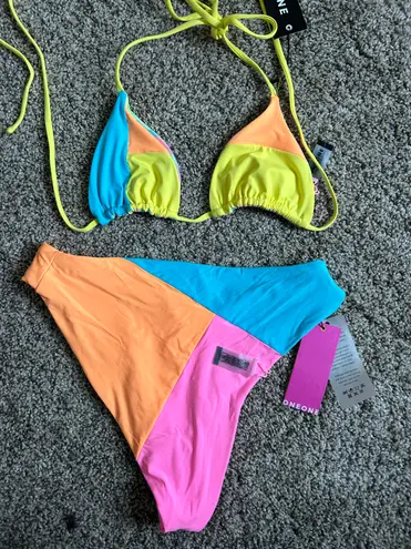 ONEONE Swimwear Swimsuit Top