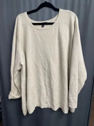 Ellos women’s sweater pullover with button detail, $25, 2x (b42)