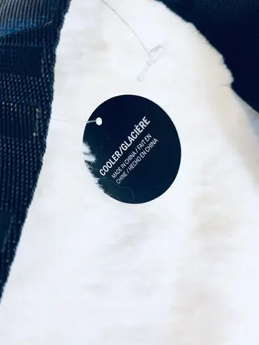 PINK - Victoria's Secret NWT Victoria Secret PINK festival pineapple cooler.