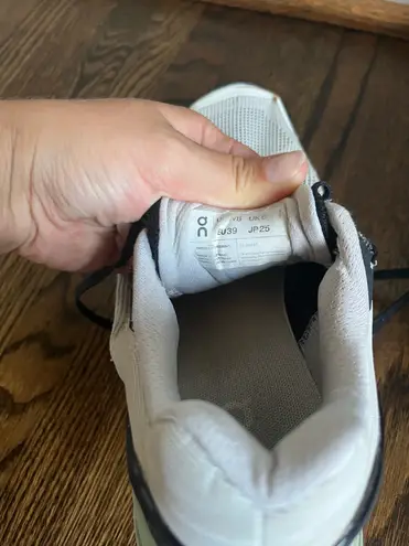 on cloud On Cloudstratus Women’s Running Shoes