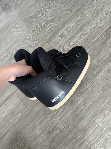 Moon Boot s