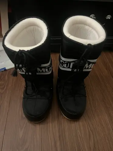 The Moon  Boots