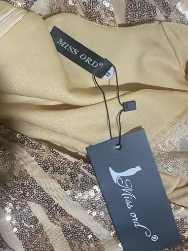 Miss Ord NWT Champagne Gold Sequined V-Neck dress long sleeve brand| women M