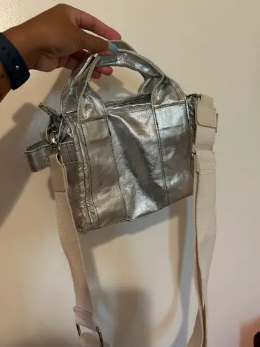 BDG Mini tote silver