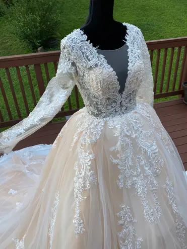 Custom Made Wedding Dress princess long train lace Embroidered Long Sleeve Light Weight