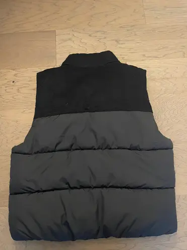 American Eagle Outfitters Puffer Vest