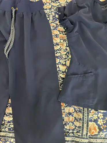 Jaanuu Navy Scrub Set