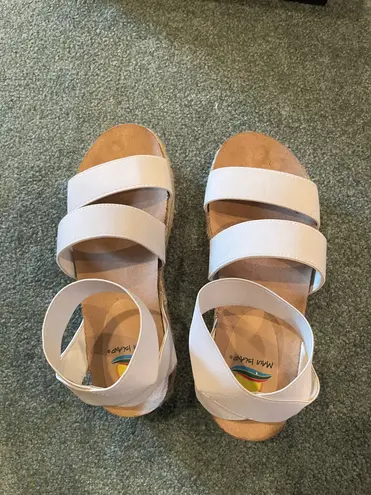 Maui island white platform strappy sandals Size 7