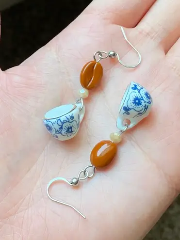 Handmade porcelain mug cup & coffee beans unique fun fairy antique style dangle earrings☕️🍃🌀