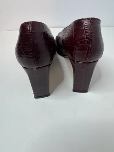 Etienne Aigner 'Valencia'Burgundy Faux Alligator Leather 3 "Heels Size 9M