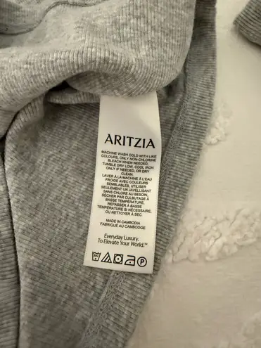 Aritzia  Long Sleeve Top Ribbed