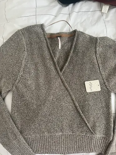 Free People NWT WOMENS  SWEATER IN SIZE SMALL