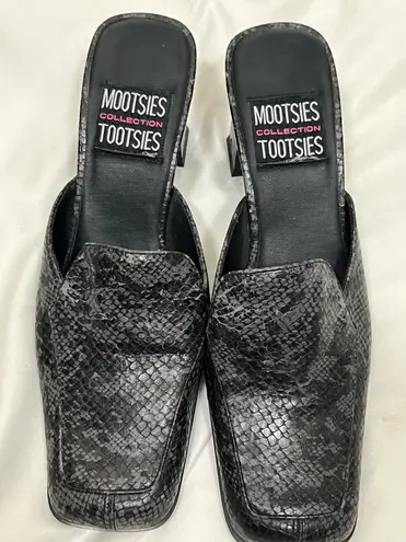 Mootsies Tootsies Women's Faux Snakeskin Slip On 3 Inch Heel Size 7