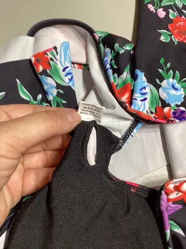 NWOT Black Flower Off the Shoulder Bikini Top and Bottoms Size XL