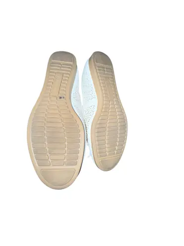 Giani Bernini Odeysa3 Women’s white flats. Size 6.5 Man made upper, think memory foam foot bed for comfort! New without box! thumbnail 8