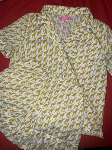 TJ Maxx Giraffe Print Pajama Set