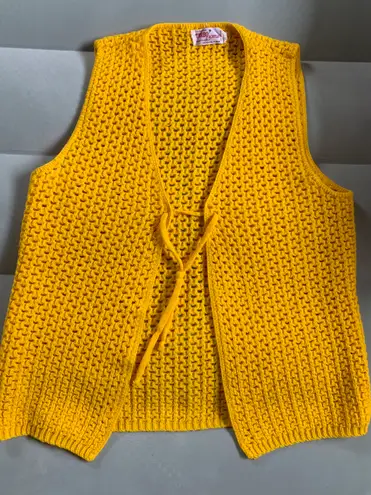 Bright And Cheerful Yellow Lace Front Sweater Vest Size M