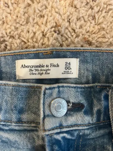 Abercrombie & Fitch Ultra High Rise 90s Straight Jean