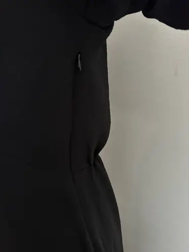 NWT GILLI Cinched Waist V