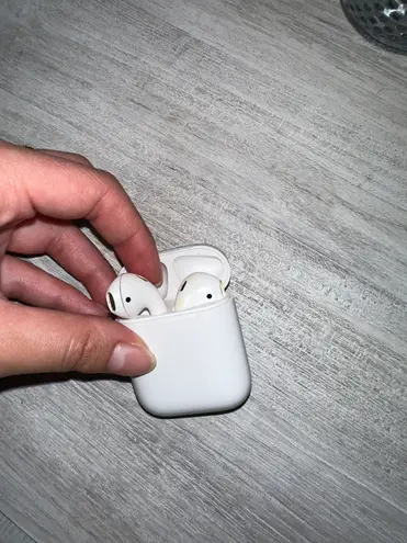 Apple AirPods