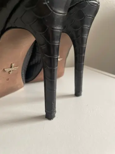 Pour La Victoire Black Leather Python Women's Steletto Peep Toe Shoes