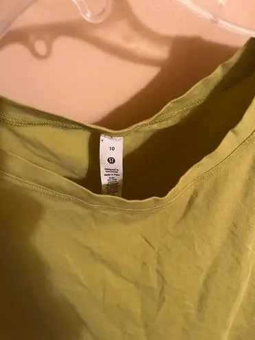 Lululemon Cates Tee in Yellow Pear