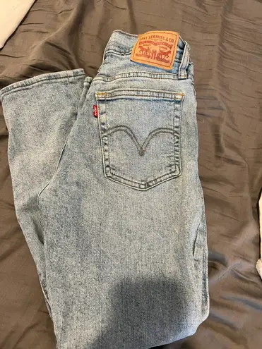 Levi's Wedgie Straight Jeans