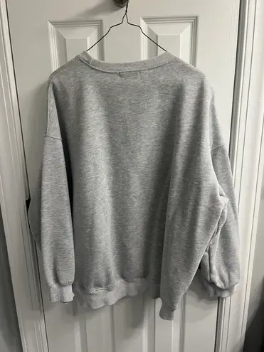 H&M grey crewneck sweatshirt