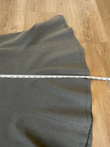 Rafaella grey knee length skirt fully lined side zip stretch Women’s size 10