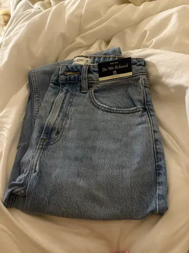Abercrombie & Fitch NWT Abercrombie curve love 90s relaxed jeans  - Image 3