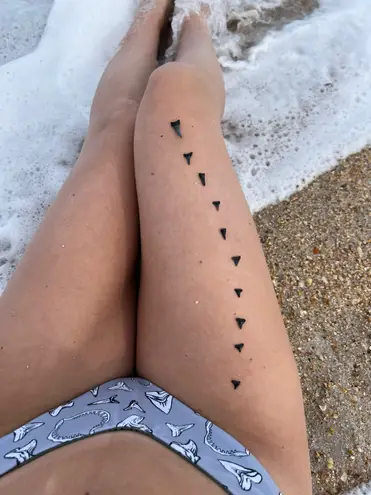 Boutique Cheeky Shark Tooth Reversible Bikini Bottom Black Size 4