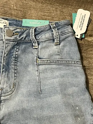 Maurice's Jean Capri