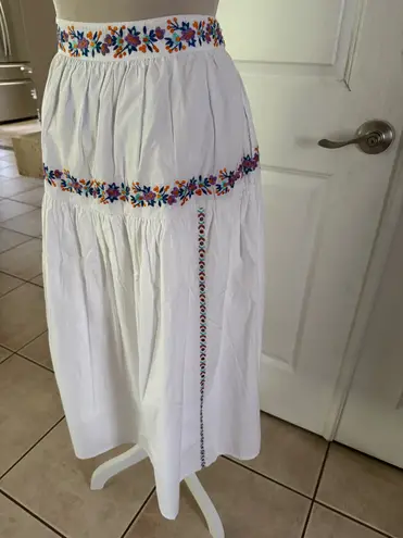 NWOT Banjanan Antonia Skirt Srinagar Embroidered White. MSRP $345. Size L White Size L