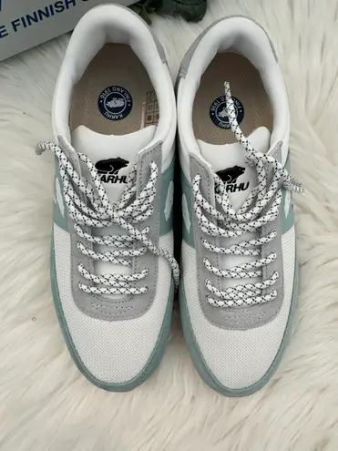 Karhu Unisex Albatross 82 Sneakers, Size 8.5 Women’s/ Size 7 Men’s /EU 40