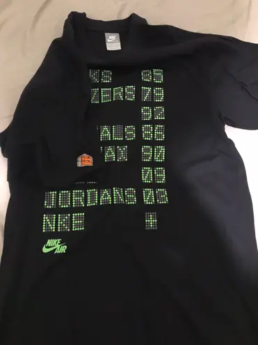 Nike Sneaker Jones Shirt Size M